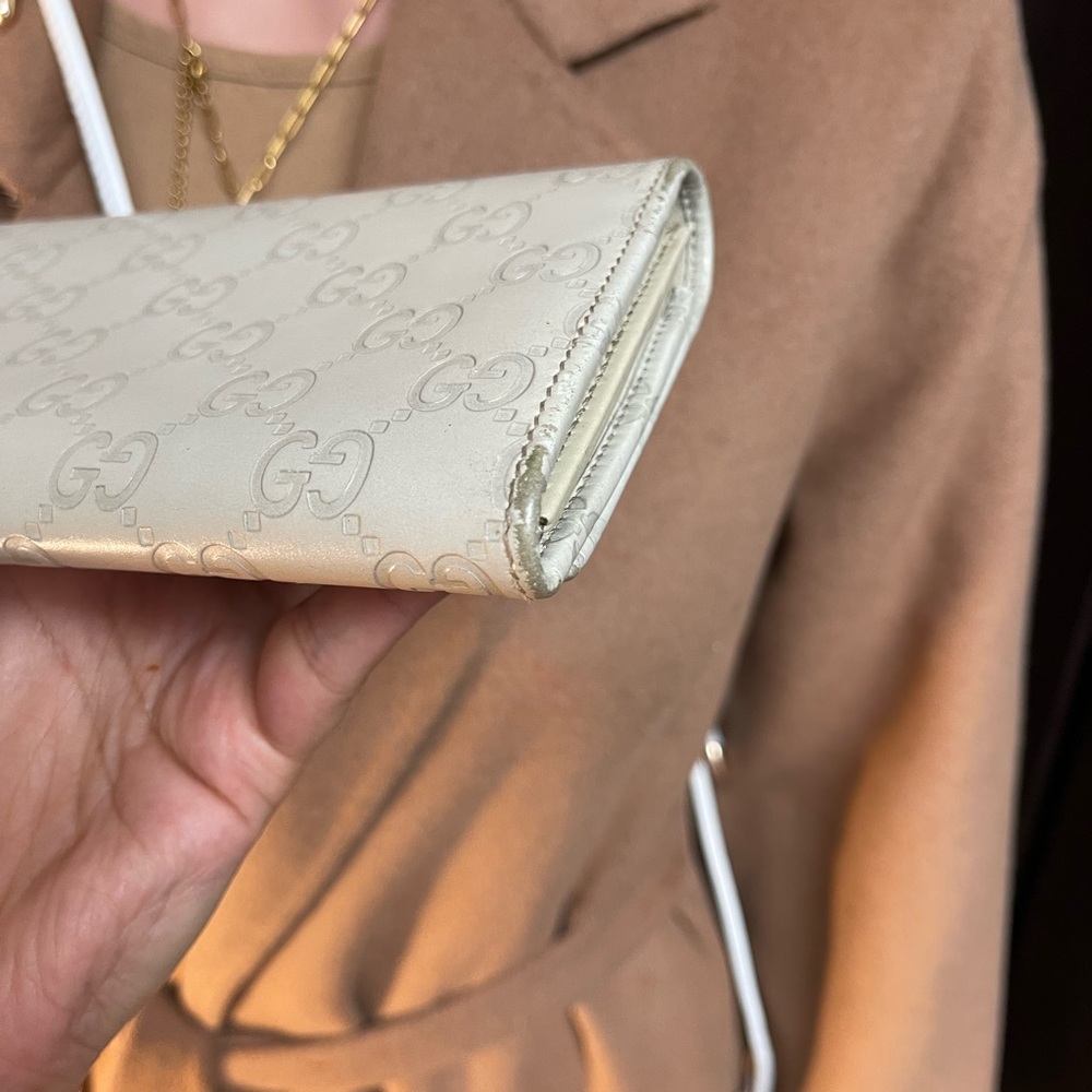 Authentic Gucci GG embossed leather long wallet 170426.4276 (HK49) - Picture 6 of 13